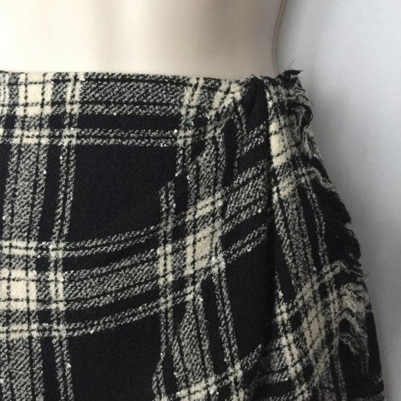 EMANUEL UNGARO Black and White Plaid Wool Faux Wrap Mini Skirt - Picture 4 of 9
